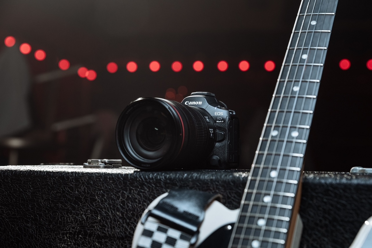 08_EOS R5 Mark II_Lifestyle_1